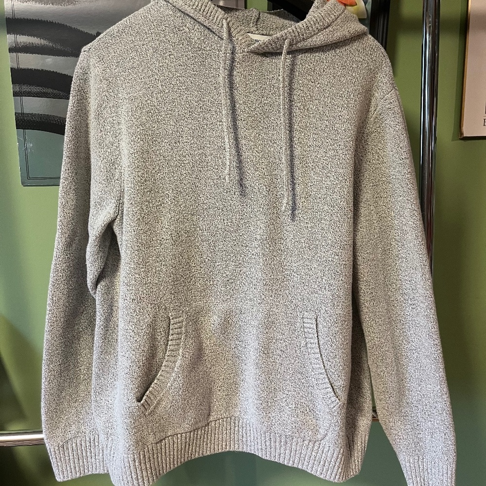 Heathered gray old navy sweater